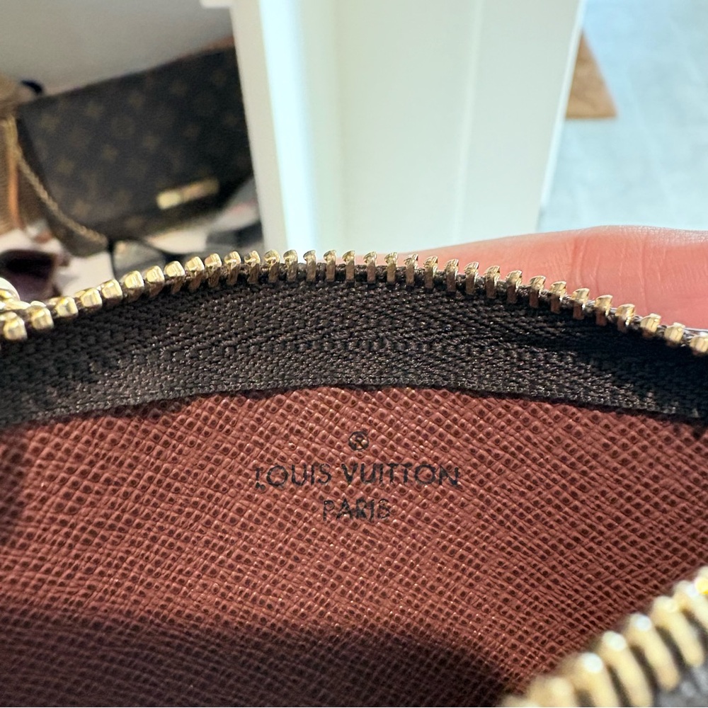 Louis Vuitton Key Pouch - Picture 11 of 11